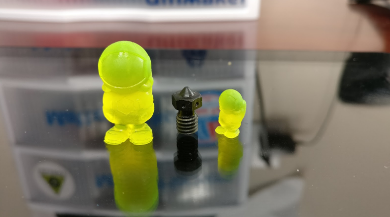 3D Phil printed less than the size of an E3D nozzle!