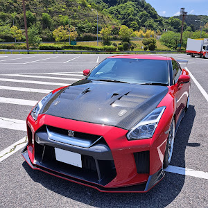 NISSAN GT-R