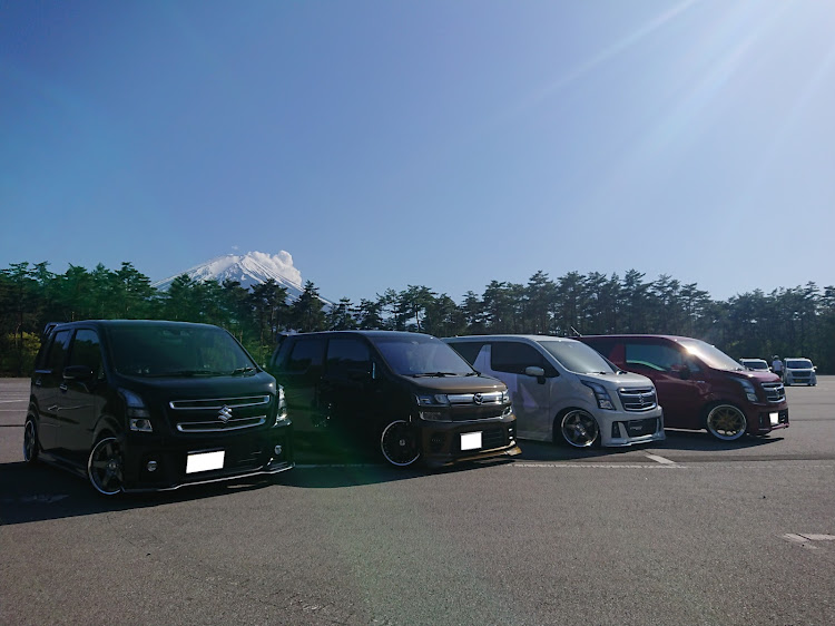 ワゴンRスティングレーの現行ワゴンRオフ会・ほうとう食べに山梨へ・同色コラボ・富士山コラボ・連休なにした？に関するカスタム事例の投稿画像5枚目
