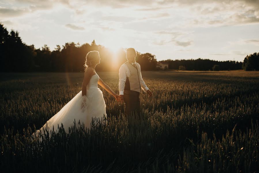 Fotografo di matrimoni Jere Satamo (jeresatamo). Foto del 11 agosto 2017