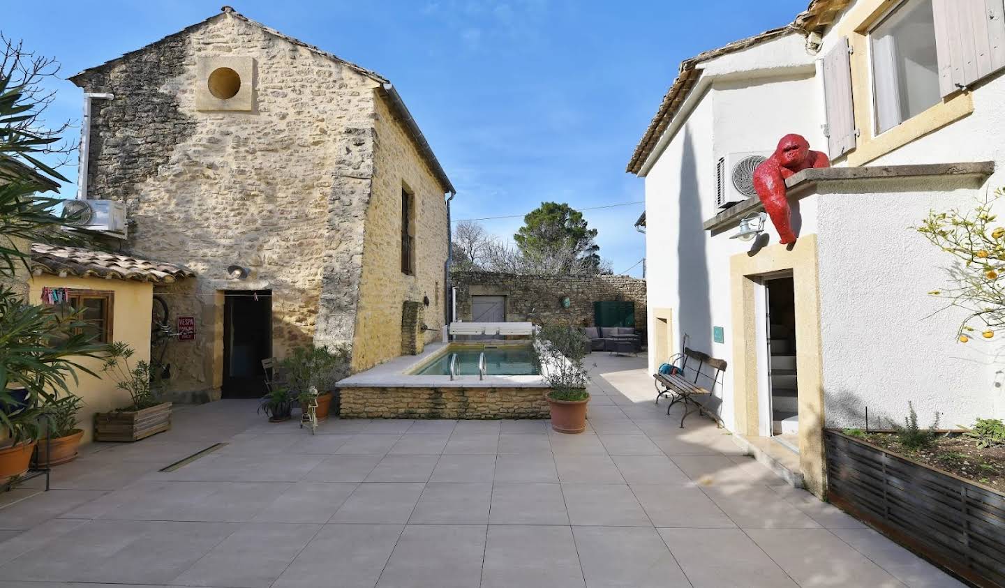 Propriété avec piscine Uzès