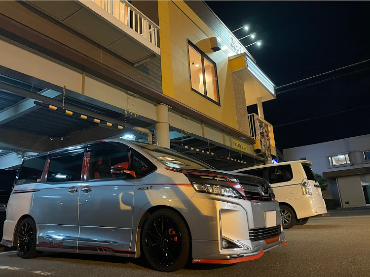 ヴォクシーのチームピンスト・No.001・ニアミスに関するカスタム事例の投稿画像3枚目