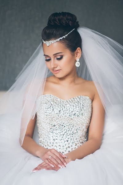 Wedding photographer Vera Pavlova (dolphina). Photo of 17 February 2020