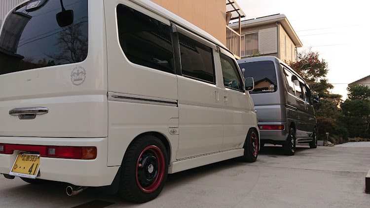 バモスのホビオとホビオ・ホワイト&シルバー・車高調整に関するカスタム事例の投稿画像3枚目