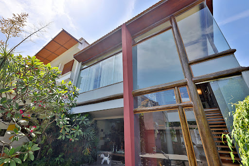 Property purchase in Rio de Janeiro (Brazil) - Modern facade with large glass windows