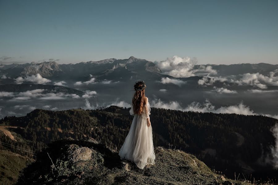 Fotografo di matrimoni Denis Vyalov (vyalovdenis). Foto del 21 settembre 2020