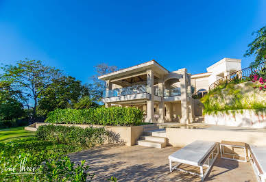 House with pool and terrace 2