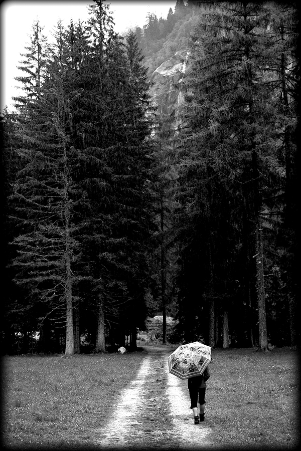 passeggiata bagnata di ETTORE STABILINI