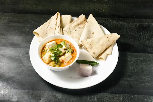 Matar Paneer With 5 Rumali Roti Combo