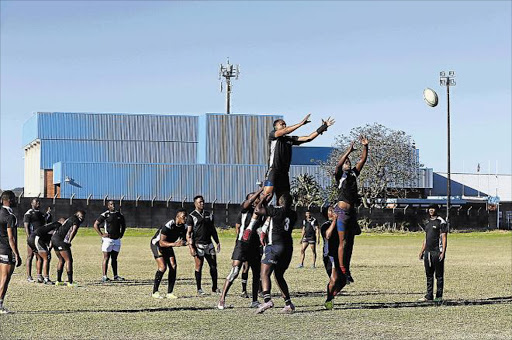 GOING UP: The WSU forwards practise a lineout in preparation for their USSA rugby final against Rhodes Picture: SIB0NGILE NGALWA