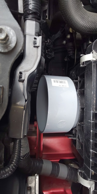 アクセラスポーツのDIY・HKS エアクリーナー・エアクリーナーダクト交換・塩ビパイプ・毒キノコもどきに関するカスタム事例の投稿画像1枚目