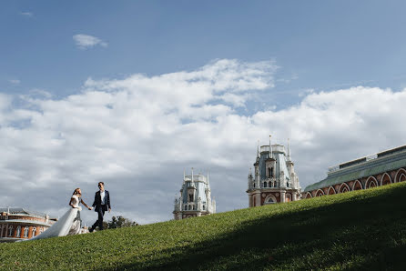 Fotógrafo de casamento Yuliya Esina (esinaphoto). Foto de 20 de abril 2017