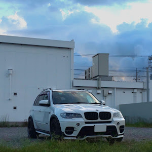 X5 E70