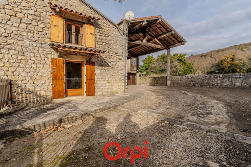 House with terrace 1