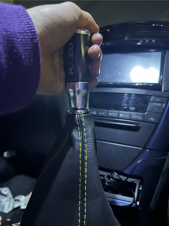 カルディナのトヨタ・カルディナGT-FOUR・3SGTE・DIY・シフトノブ交換に関するカスタム事例の投稿画像3枚目