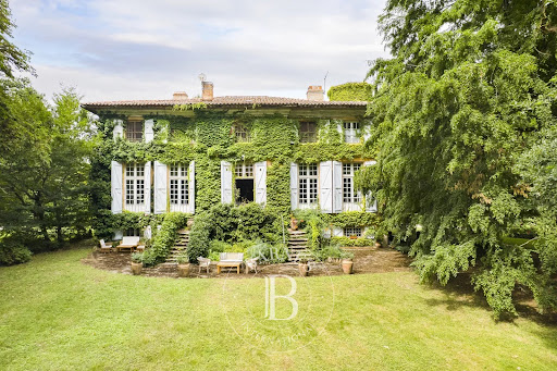 House with pool 1