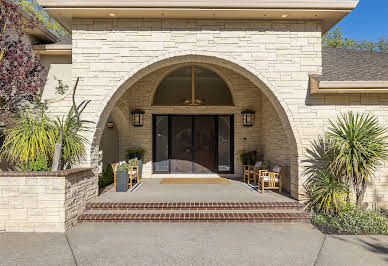 House with pool and garden 3