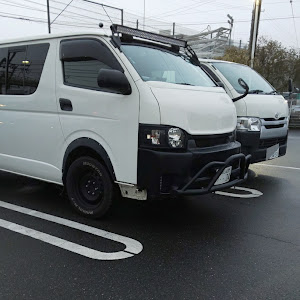 ハイエースバン TRH200V