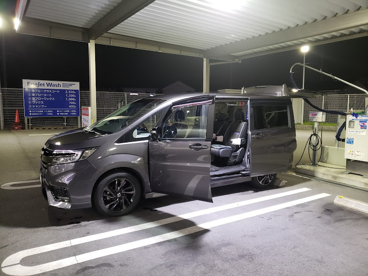 ステップワゴンスパーダの洗車・深夜の洗車に関するカスタム事例の投稿画像1枚目