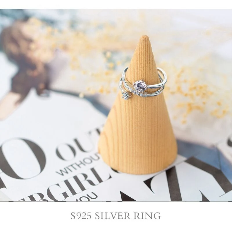 Anello donna semplice a tre strati di diamanti Brillantezza quotidiana Design elegante e raffinato Gioiello perfetto per ogni occasione Comfort e stile senza tempo.