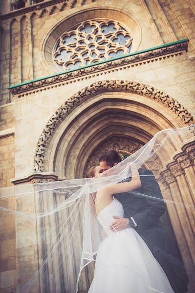 Fotógrafo de casamento Tibor Erdősi (erdositibor). Foto de 13 de julho 2016