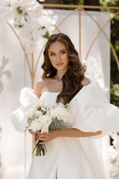 Wedding photographer Olya Poduta (olavolina). Photo of 23 June 2021