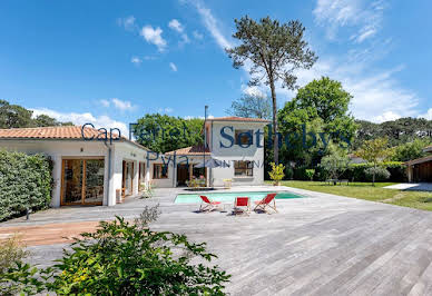 Villa avec piscine en bord de mer 2