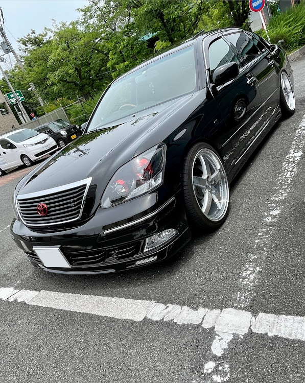 セルシオの６月もよろしくお願いします・低いようで低くない丁度良い高さ・ドライブ・あやしい車に関するカスタム事例の投稿画像1枚目
