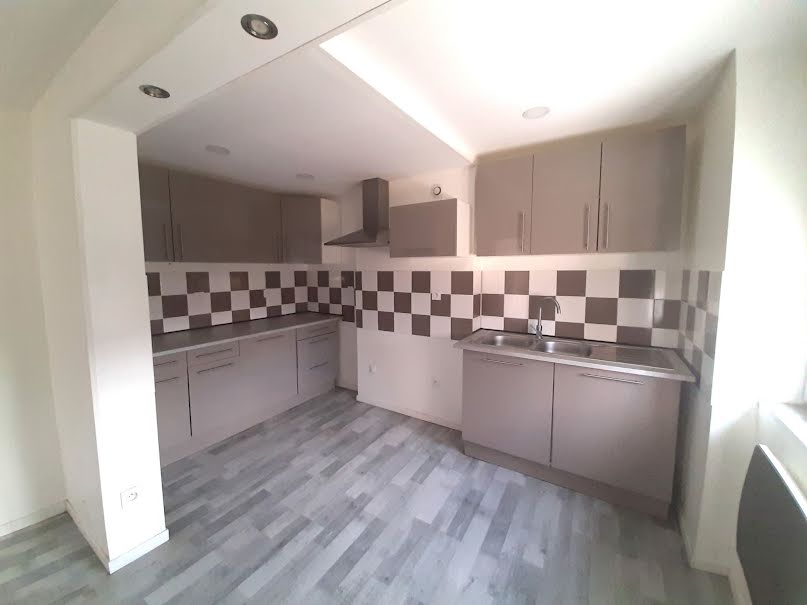 Location  appartement 3 pièces 52 m² à Saint-Etienne (42000), 445 €