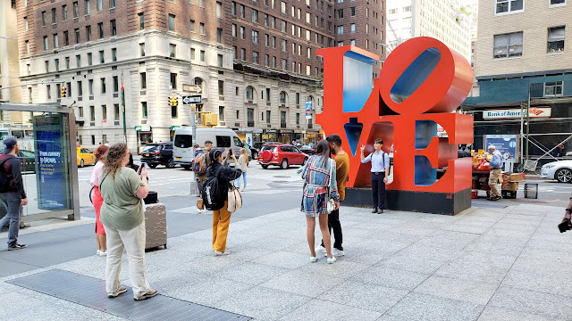 Love sculpture