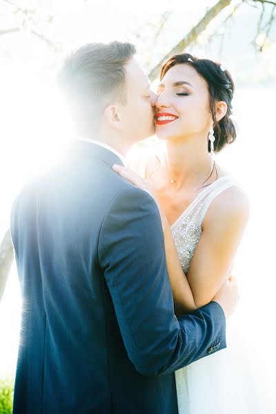 Fotógrafo de casamento Eduard Perov (edperov). Foto de 10 de abril 2021