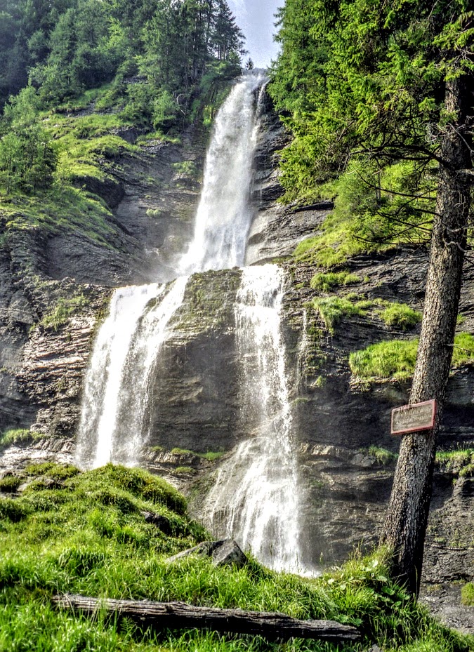 Cascade du Rouget Wasserfall Savoyen La fer a Cheval Hufeisen Samoens