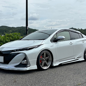 プリウスPHV ZVW52