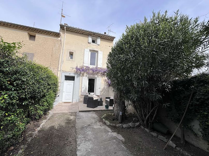 Vente maison 6 pièces 111.7 m² à Saint-Saturnin-lès-Avignon (84450), 266 000 €