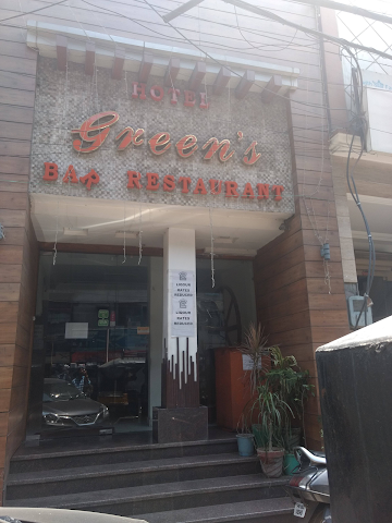 Hotel Green's Bar & Restaurant photo 