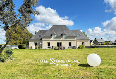 Maison avec piscine et terrasse 1