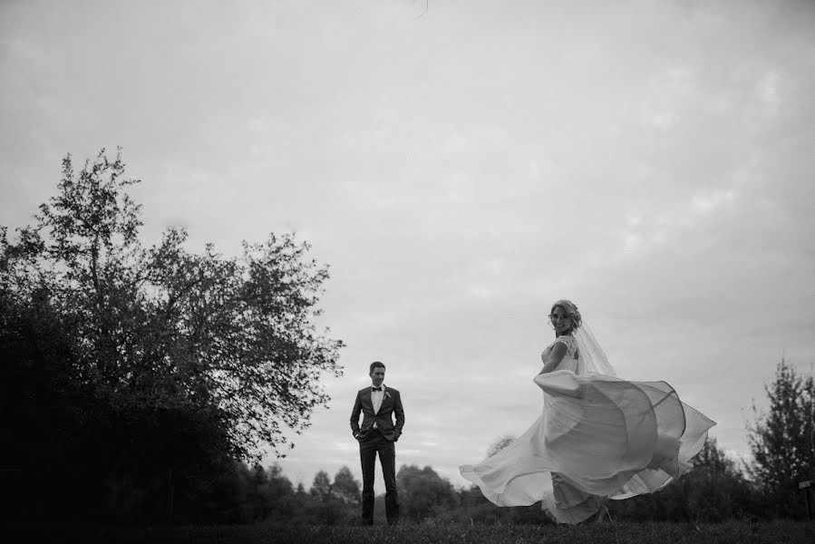 Fotografo di matrimoni Olga Shipilova (helgas). Foto del 15 settembre 2015