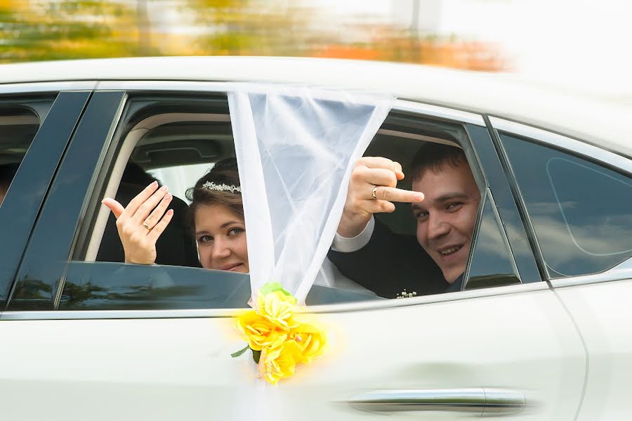 Fotógrafo de casamento Evgeniy Bashmakov (ejeune). Foto de 8 de outubro 2014