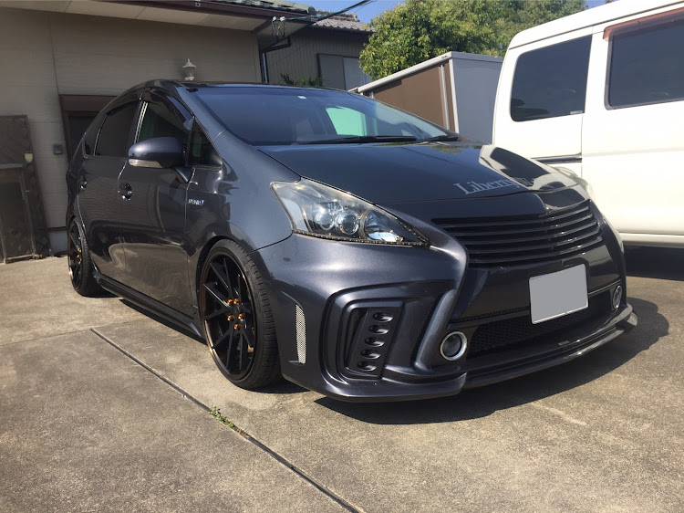 プリウスαの洗車&光軸調整に関するカスタム事例の投稿画像1枚目