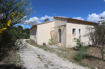 villa à Saint-Saturnin-lès-Apt (84)