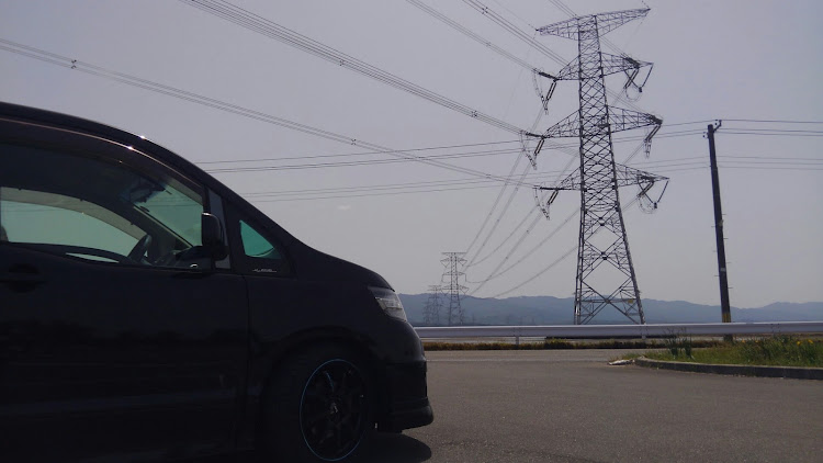 セレナのセレナC25・洗車・GW・鉄塔・縁石に関するカスタム事例の投稿画像8枚目