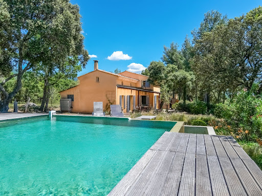 Maison avec piscine et jardin 1