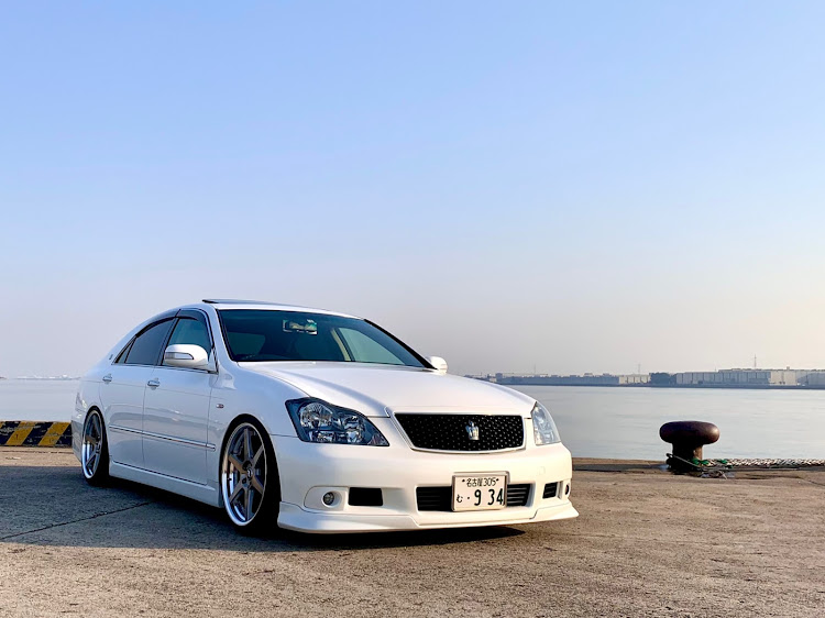 クラウンアスリートの18クラウン・洗車・バリアス信者・コロナが早く終息しますようにに関するカスタム事例の投稿画像2枚目