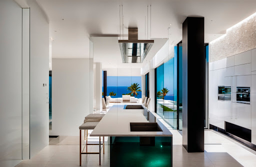 Villa avec piscine et terrasse 2