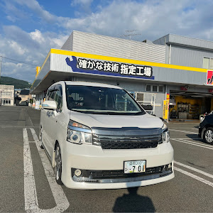 ノア ZRR70W