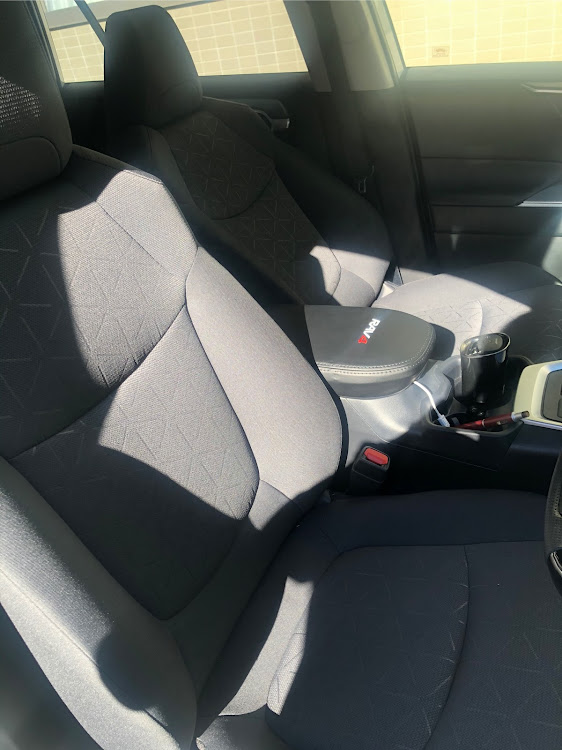 RAV4のSTMさんが投稿したカスタム事例の投稿画像2枚目