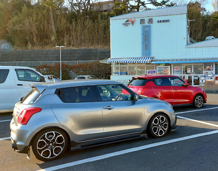 スイフトスポーツのスイフトスポーツが社用車になった日⁉️・出張中・快適な道中・ローブ佇むに関するカスタム事例の投稿画像3枚目
