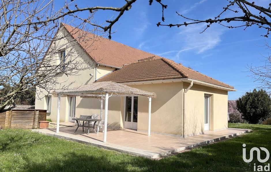 Vente maison 9 pièces 324 m² à Chatellerault (86100), 349 000 €