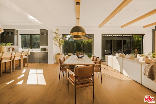 House with pool 3