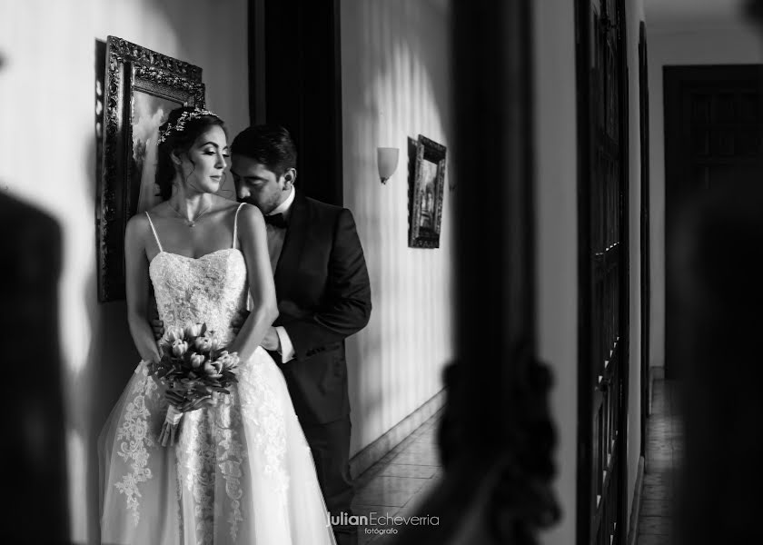 Wedding photographer Julian Echeverria (recuerdos). Photo of 4 March 2020